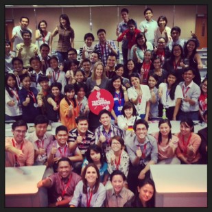 Wendy Kopp with the Teach for the Philippines Fellows and Staff at Summer Institute