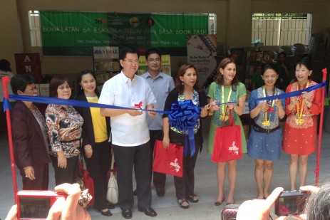 Booklatan Book Fair Ribbon Cutting